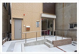 入口に設置されたスロープ